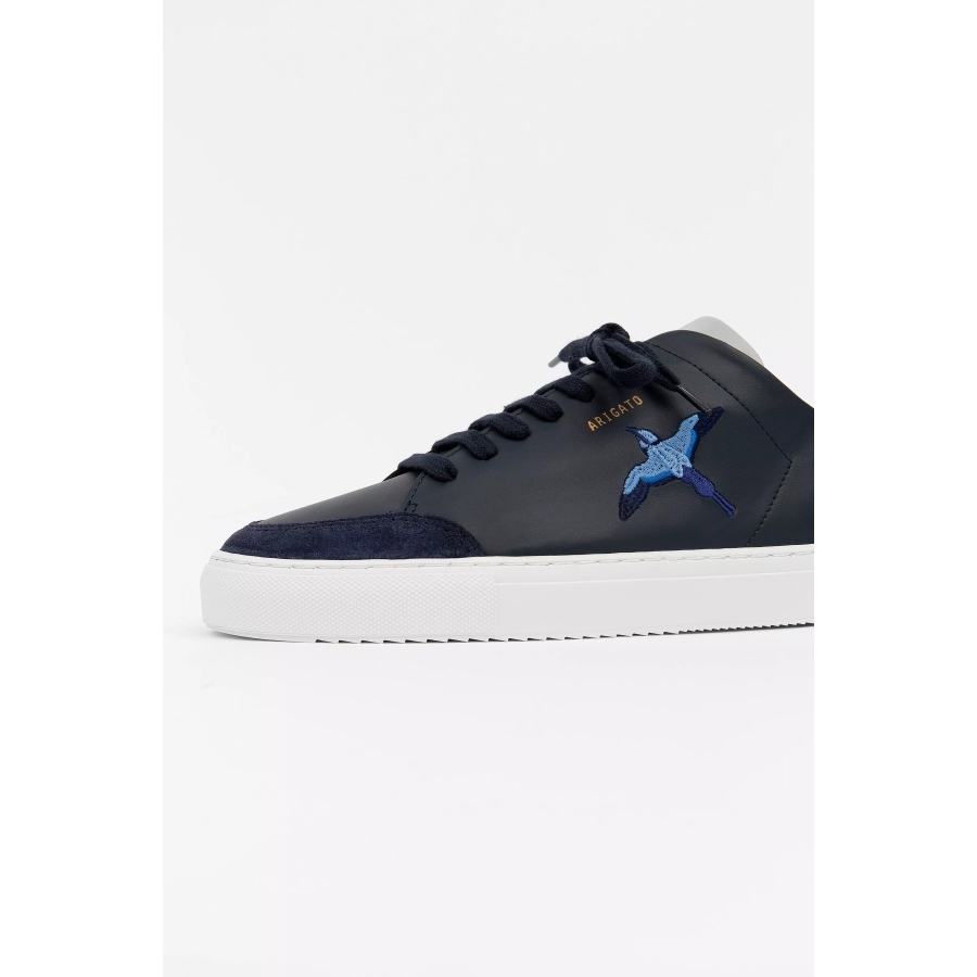 Clean 90 Triple Bee Bird Navy Axel Arigato