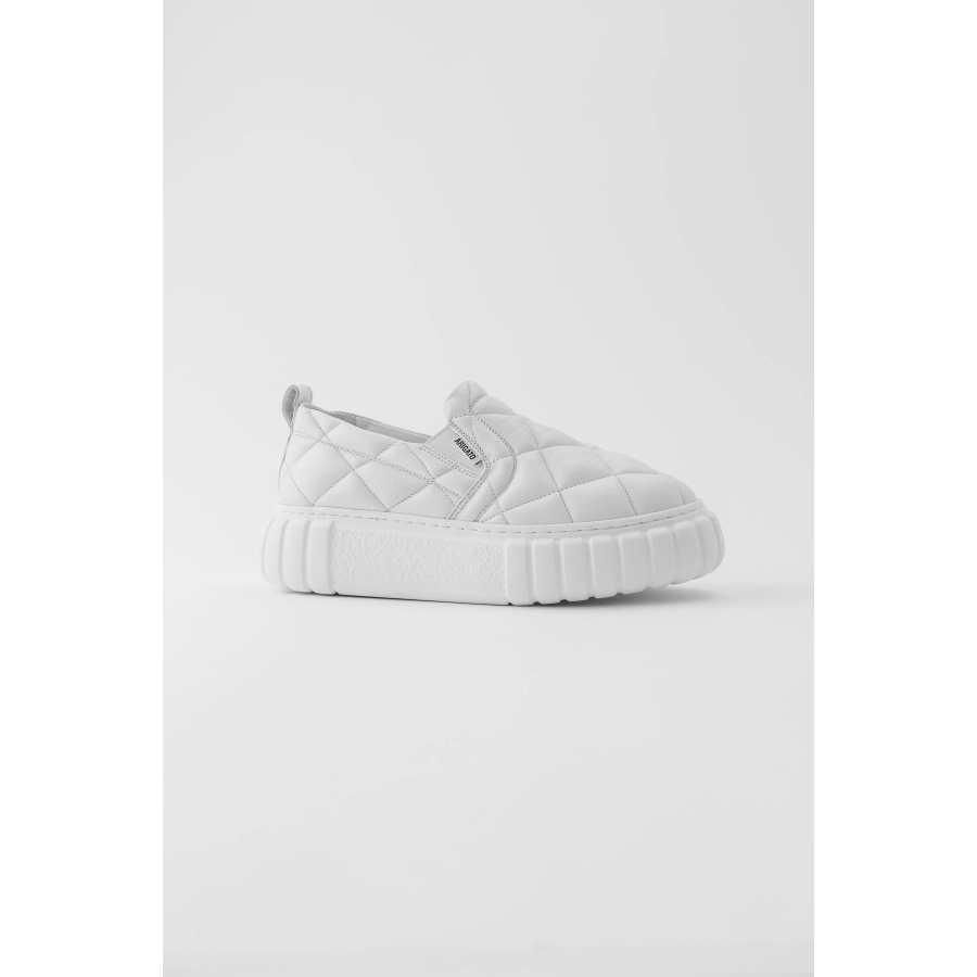 Haze Slip On White Axel Arigato